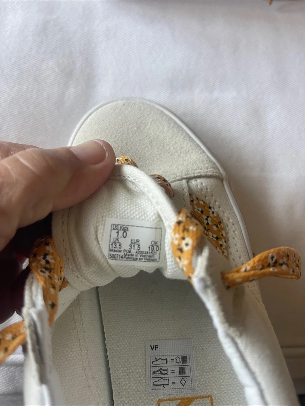 NWOT VANS Girls Size 1 Cream Kids Sneakers with Yellow Floral Laces - Picture 8 of 11